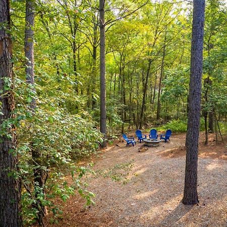 Stunning Luxury Cabin W Hot Tub And Fire Pit Holy Shiplap Is Perfect Romantic Couples Getaway Broken Bow Esterno foto