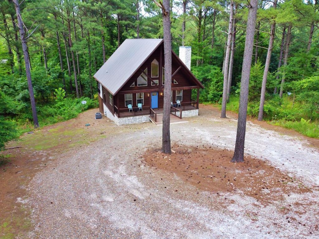 Stunning Luxury Cabin W Hot Tub And Fire Pit Holy Shiplap Is Perfect Romantic Couples Getaway Broken Bow Esterno foto