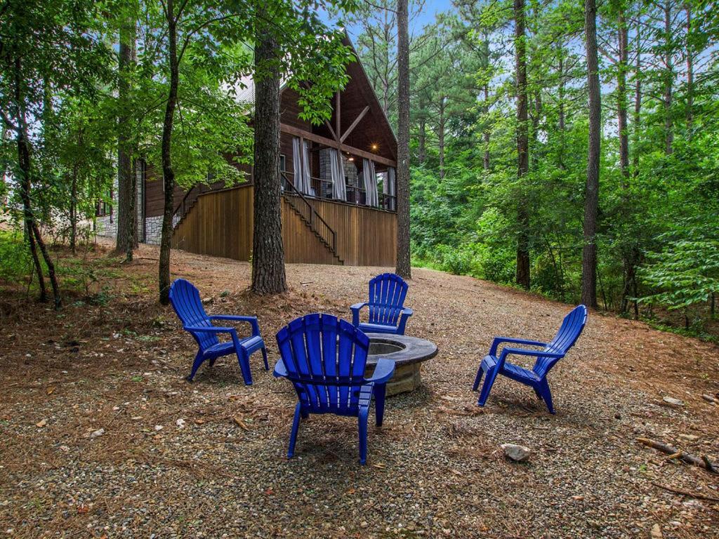 Stunning Luxury Cabin W Hot Tub And Fire Pit Holy Shiplap Is Perfect Romantic Couples Getaway Broken Bow Esterno foto