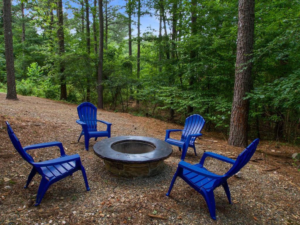 Stunning Luxury Cabin W Hot Tub And Fire Pit Holy Shiplap Is Perfect Romantic Couples Getaway Broken Bow Esterno foto